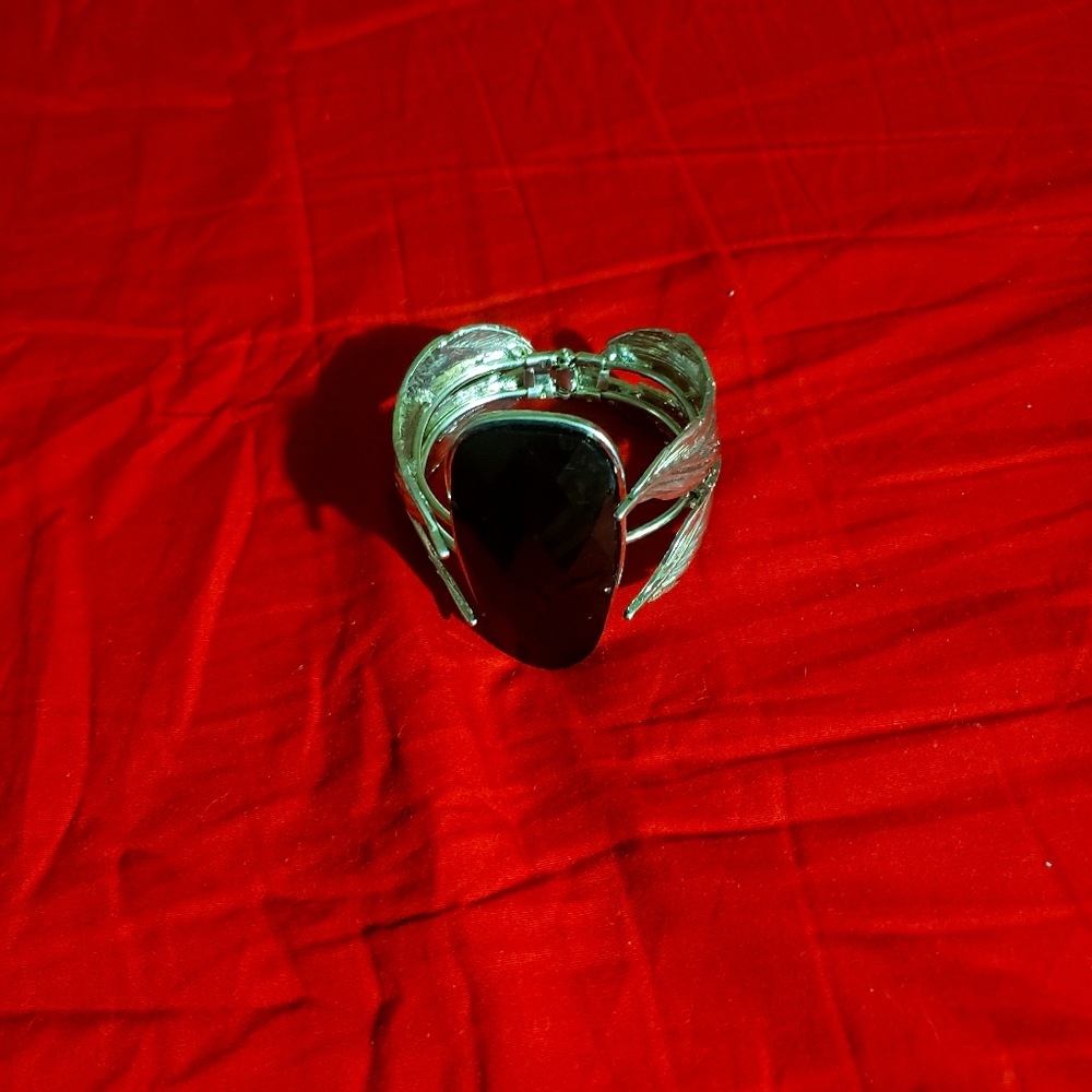 Jewelry-clip open bracelet